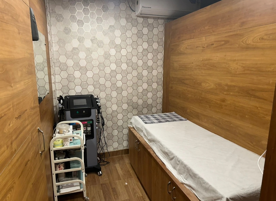 Facial treatment room